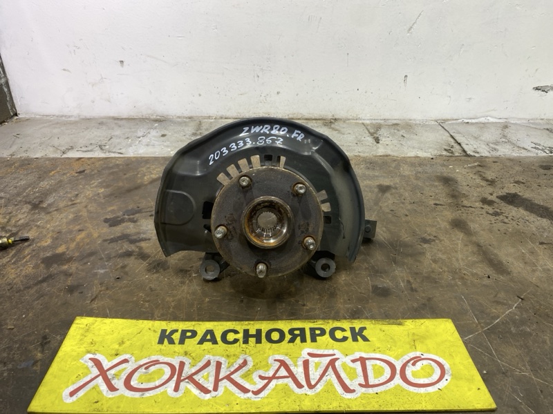 Ступица Toyota Esquire ZWR80G 2ZR-FXE 10.2014 передняя правая (б/у)