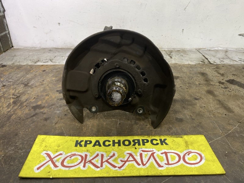 Ступица Toyota Hiace Regius KCH46G 1KZ-TE 04.1997 передняя левая (б/у)