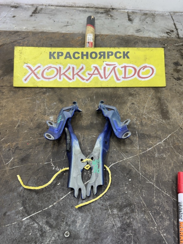 Петля капота Mazda Axela BKEP LF-VE 2007 передняя (б/у)