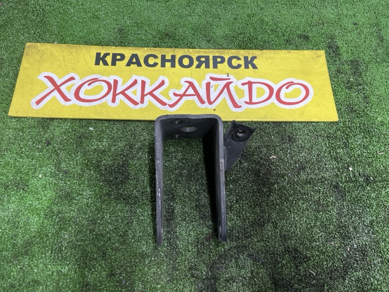 Кронштейн двигателя Toyota Wish ZNE10G 1ZZ-FE 09.2005 передний (б/у)