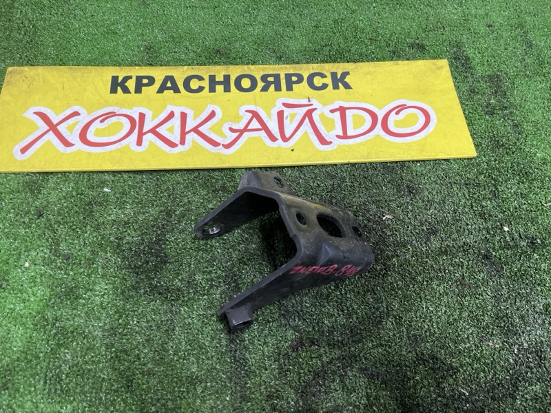 Кронштейн двигателя Toyota Wish ZNE10G 1ZZ-FE 09.2005 задний (б/у)
