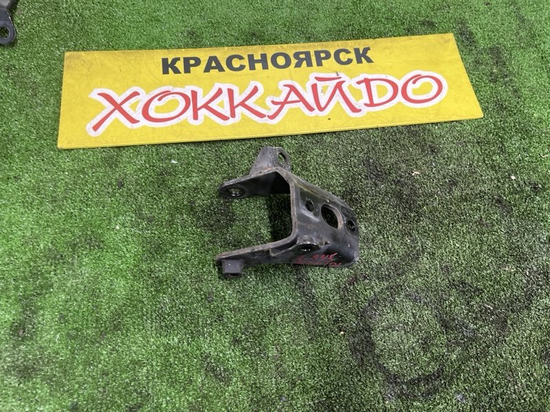 Кронштейн двигателя Toyota Corolla NZE121 1NZ-FE 09.2002 задний (б/у)