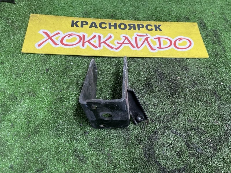 Кронштейн двигателя Toyota Wish ZNE10G 1ZZ-FE 09.2005 передний (б/у)