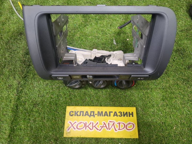 Рамка магнитофона Honda Fit GD1 L13A 2003 (б/у)