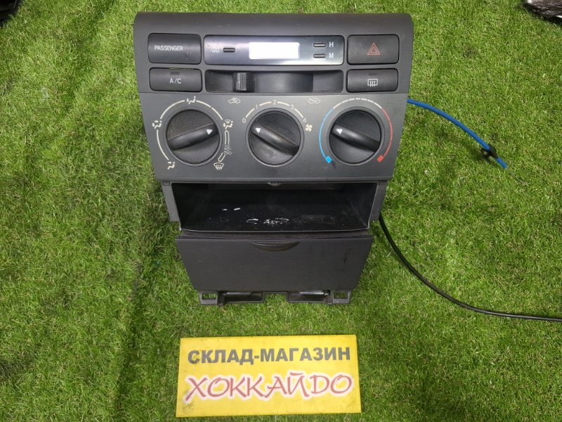 Блок управления климат-контролем Toyota Corolla NZE120 2NZ-FE 08.2000 (б/у)