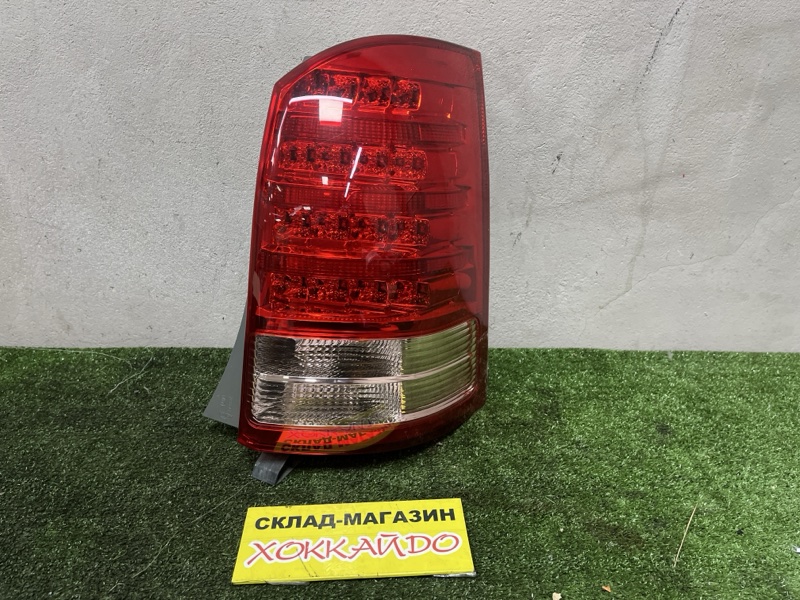 Фонарь стоп-сигнала Toyota Wish ZNE10G 1ZZ-FE 09.2005 задний правый (б/у)