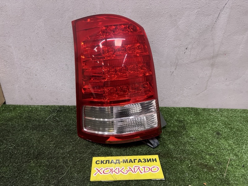 Фонарь стоп-сигнала Toyota Wish ZNE10G 1ZZ-FE 09.2005 задний левый (б/у)