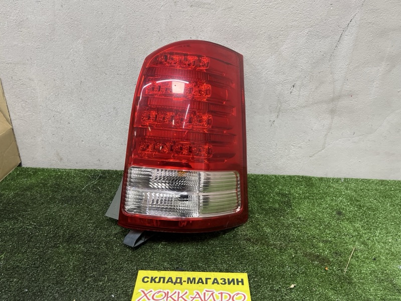 Фонарь стоп-сигнала Toyota Wish ZNE10G 1ZZ-FE 09.2005 задний правый (б/у)