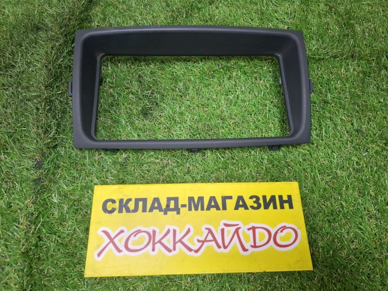 Рамка магнитофона Toyota Corolla Spacio NZE121N 1NZ-FE 05.2001 (б/у)