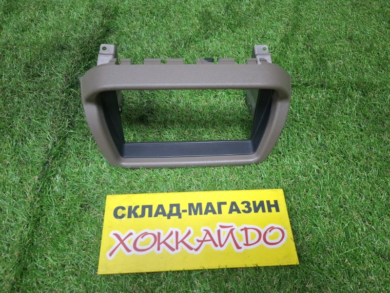Рамка магнитофона Mitsubishi Dion CR6W 4G94 05.2002 (б/у)