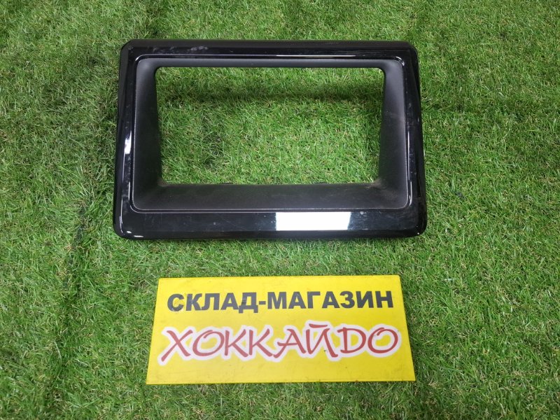 Рамка магнитофона Toyota Noah ZRR85W 3ZR-FAE 01.2014 (б/у)
