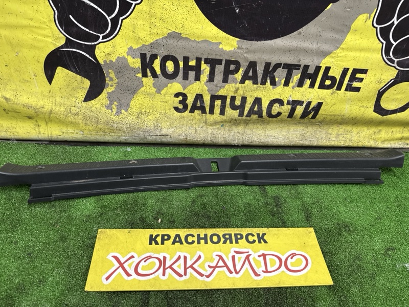 Накладка багажника Toyota Corolla Fielder NZE121G 1NZ-FE 09.2002 (б/у)