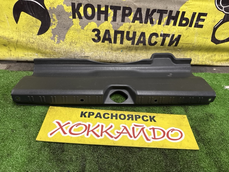 Накладка багажника Honda Torneo CF3 F18B 06.2000 (б/у)