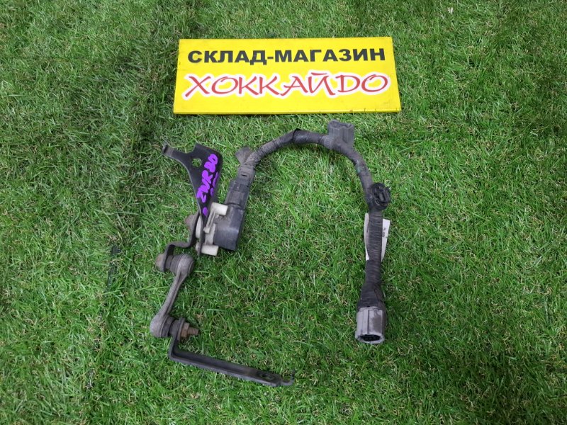 Датчик высоты дорожного просвета Toyota Esquire ZWR80G 2ZR-FXE 10.2014 задний (б/у)