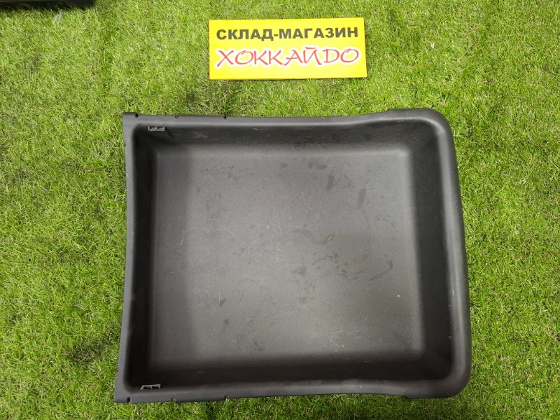 Пластиковые детали салона Toyota Wish ZNE10G 1ZZ-FE 09.2005 (б/у)