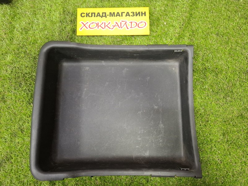 Пластиковые детали салона Toyota Wish ZNE10G 1ZZ-FE 09.2005 (б/у)