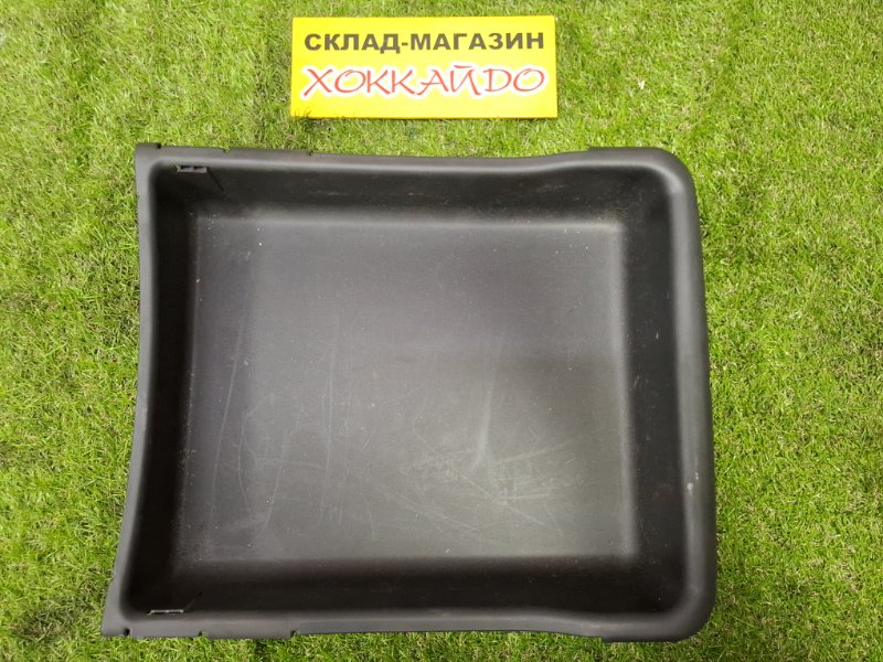 Пластиковые детали салона Toyota Wish ZNE10G 1ZZ-FE 09.2005 (б/у)
