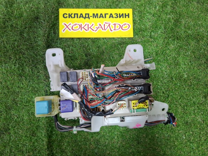 Блок предохранителей Toyota Corolla Spacio NZE121N 1NZ-FE 05.2001 (б/у)