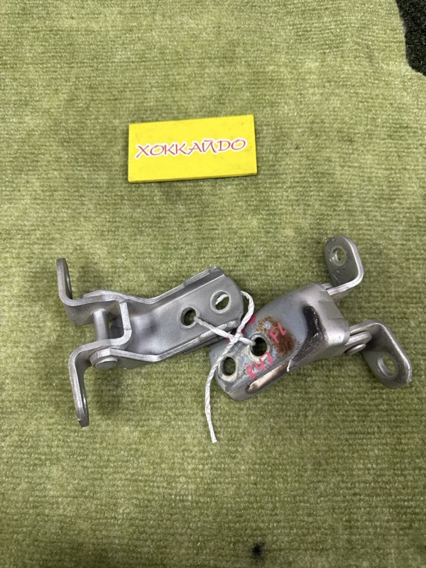 Петля двери Toyota Altezza GXE10 1G-FE 07.2001 передняя левая (б/у)