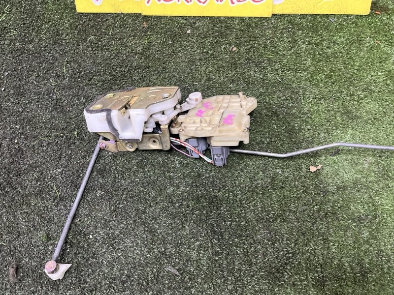 Замок дверной Honda Torneo CF3 F18B 06.2000 передний правый (б/у)
