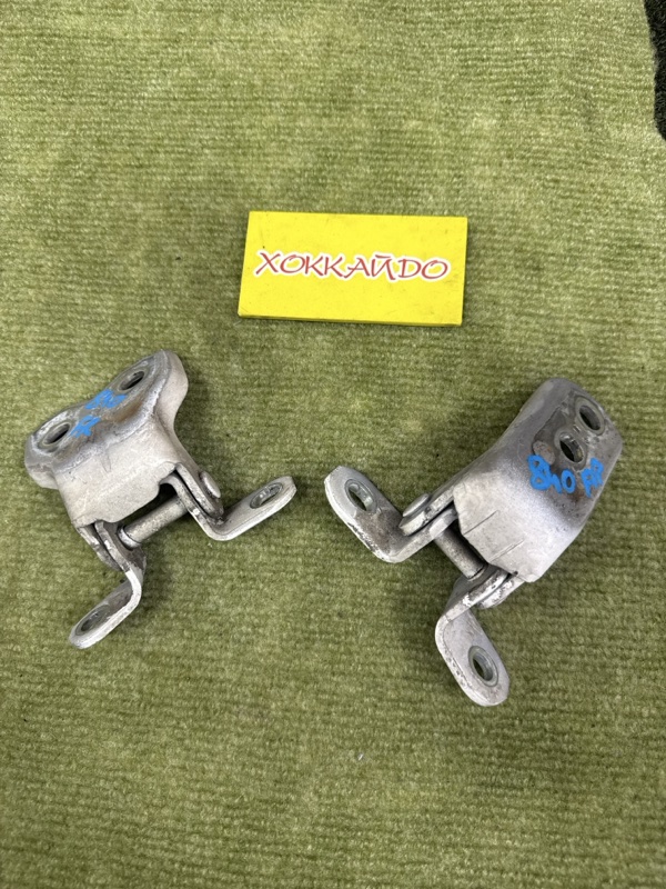 Петля двери Toyota Corolla Fielder NZE121G 1NZ-FE 09.2002 передняя правая (б/у)