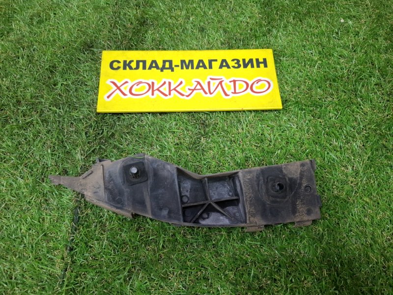 Клипса бампера Toyota Ipsum ACM21W 1AZ-FSE 05.2001 задняя левая (б/у)