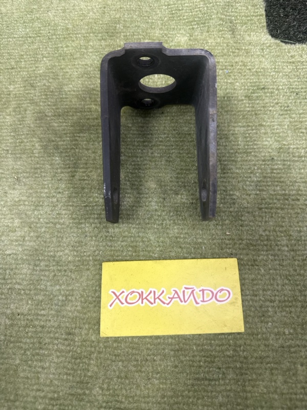 Кронштейн двигателя Toyota Corolla Fielder NZE121G 1NZ-FE 09.2002 передний (б/у)