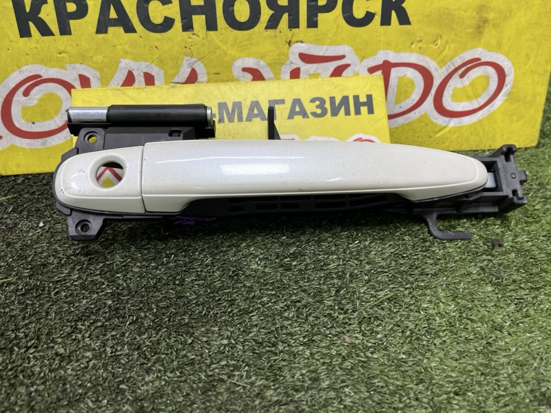 Ручка наружная Toyota Wish ZNE10G 1ZZ-FE 09.2005 передняя правая (б/у)