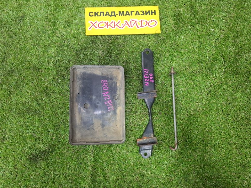 Крепление аккумулятора Toyota Corolla Fielder NZE121G 1NZ-FE 09.2002 (б/у)