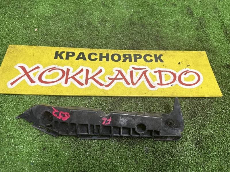 Клипса бампера Toyota Wish ZNE10G 1ZZ-FE 09.2005 передняя левая (б/у)