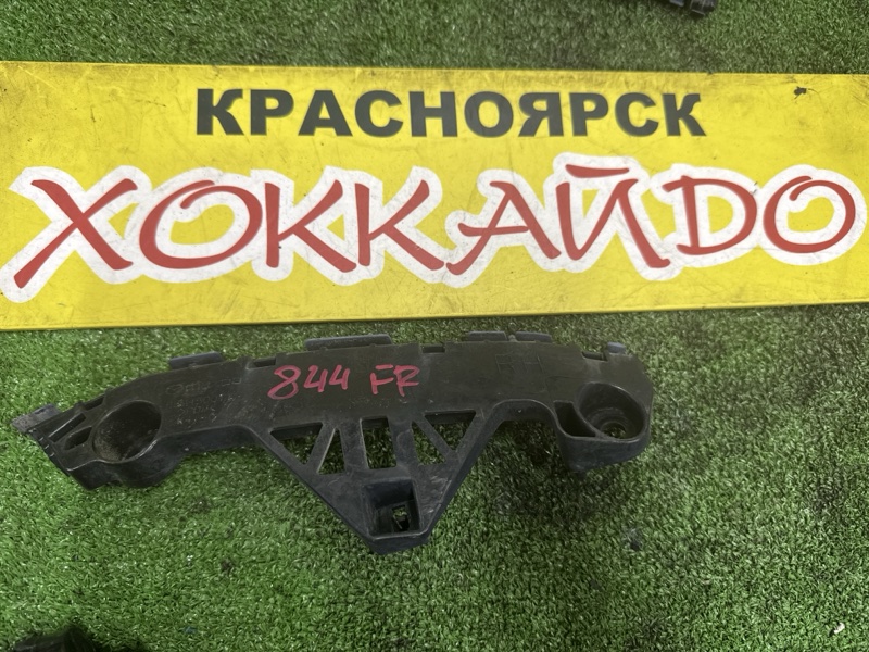Клипса бампера Mazda Axela BLEAW LF-VE 06.2009 передняя правая (б/у)