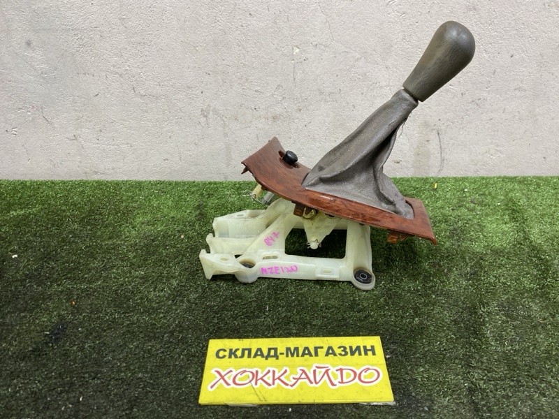 Рычаг переключения КПП (селектор) Toyota Corolla NZE120 2NZ-FE 08.2000 (б/у)
