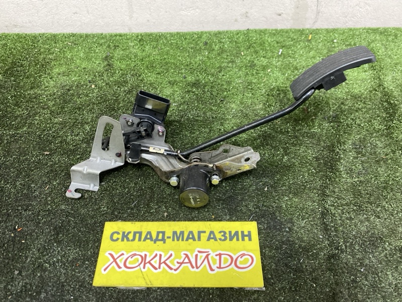 Педаль газа Mitsubishi Lancer CS5W 4G93 01.2005 (б/у)