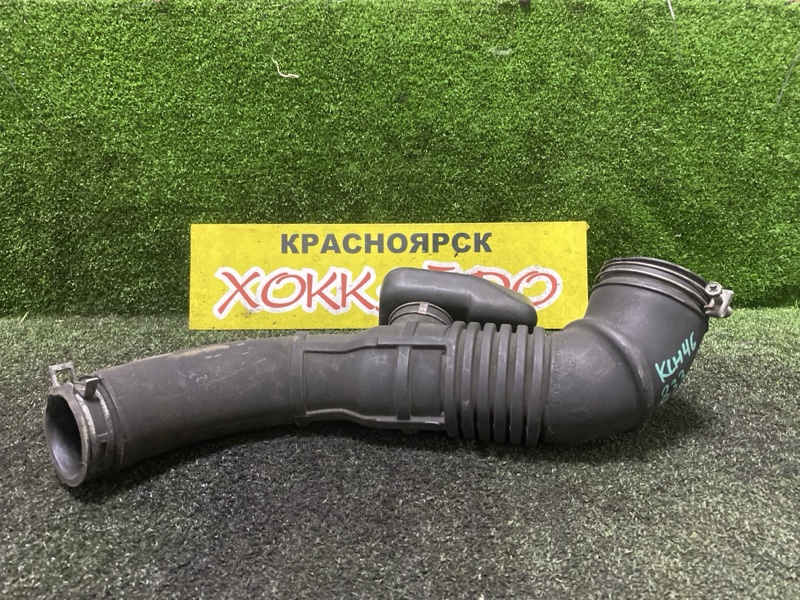 Патрубок воздушного фильтра Toyota Hiace Regius KCH46G 1KZ-TE 04.1997 (б/у)