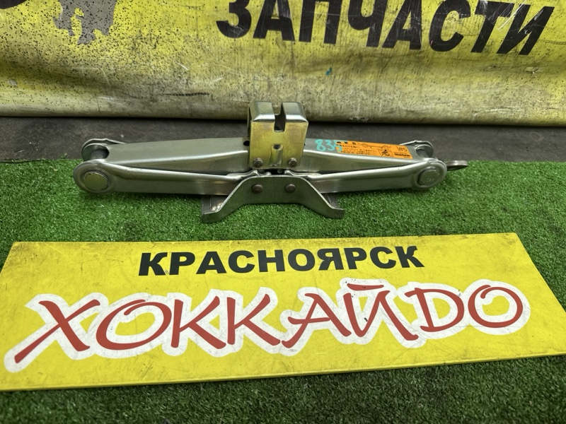 Домкрат Nissan Bluebird Sylphy QG10 QG18DE 07.2000 (б/у)