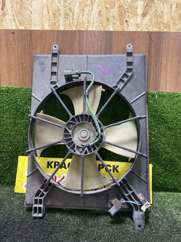 Вентилятор радиатора двигателя Honda Stepwgn RF3 K20A 05.2001 правый (б/у)