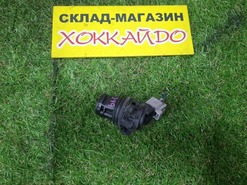 Мотор омывателя Toyota Wish ZNE10G 1ZZ-FE 09.2005 задний (б/у)