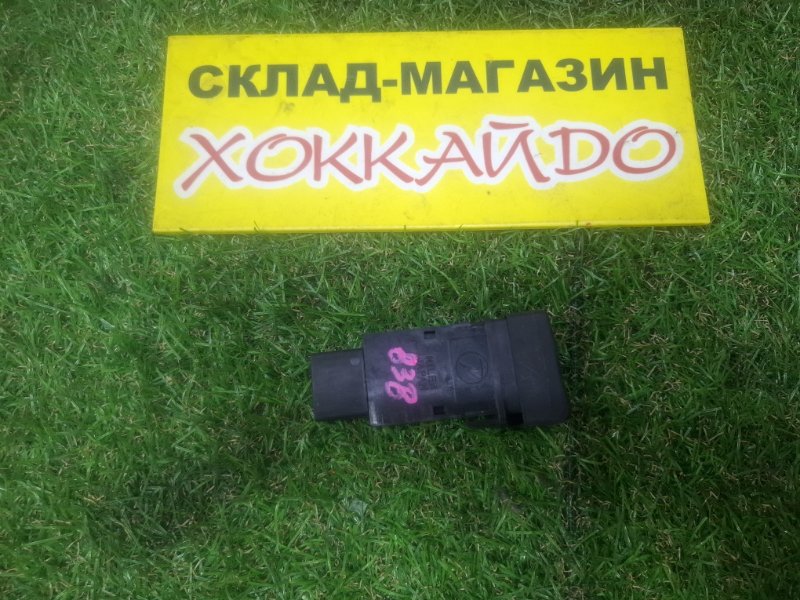 Кнопки в салон Subaru Forester SG5 EJ205 02.2002 (б/у)