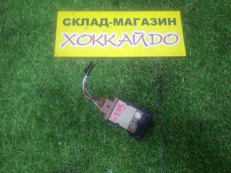 Кнопки в салон Toyota Mark II GX115 1G-FE 10.2002 (б/у)