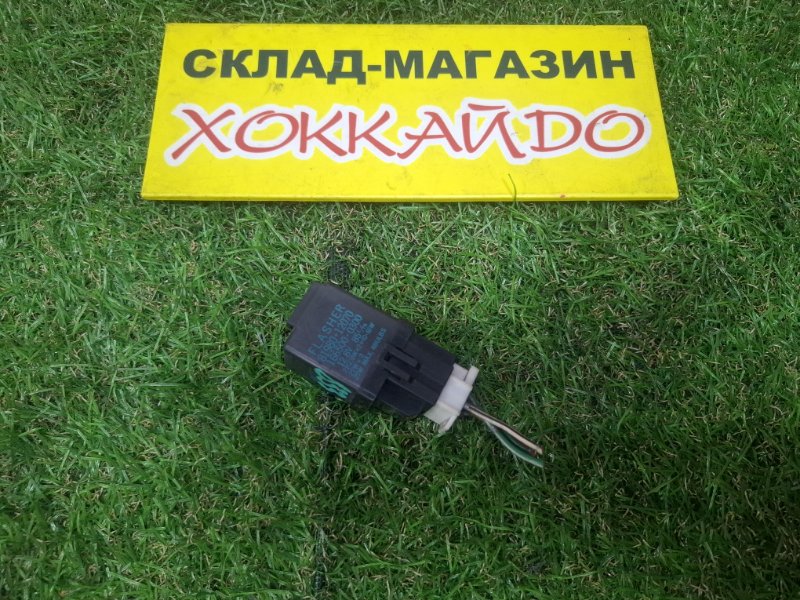 Реле Toyota Hiace Regius KCH46G 1KZ-TE 04.1997 (б/у)