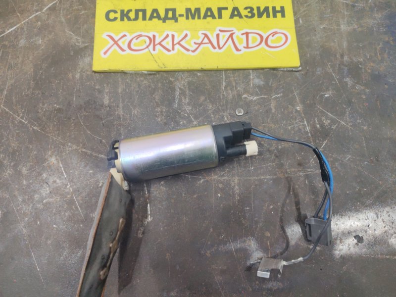 Насос топливный Toyota Corolla Fielder ZZE123G 2ZZ-GE 09.2002 (б/у)