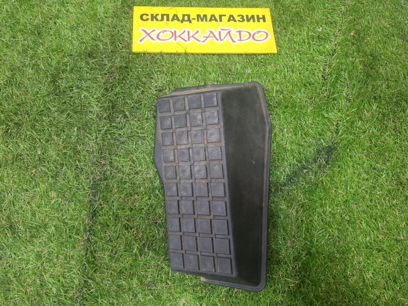 Пластиковые детали салона Toyota Corolla Fielder NZE121G 1NZ-FE 09.2002 (б/у)