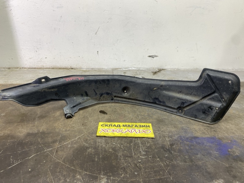 Защита горловины топливного бака Toyota Corolla NZE121 1NZ-FE 09.2002 (б/у)