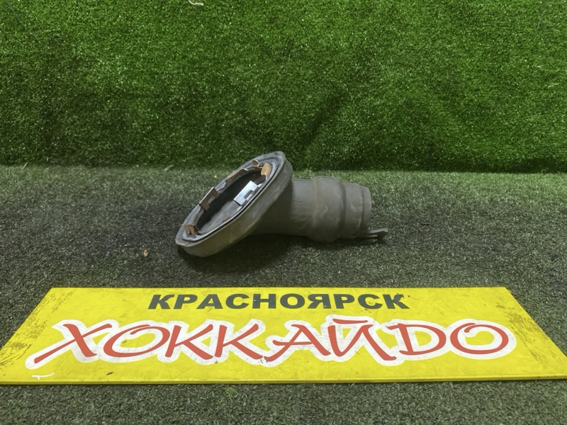 Пыльник рулевой колонки Toyota Corolla Fielder NZE121G 1NZ-FE 09.2002 (б/у)