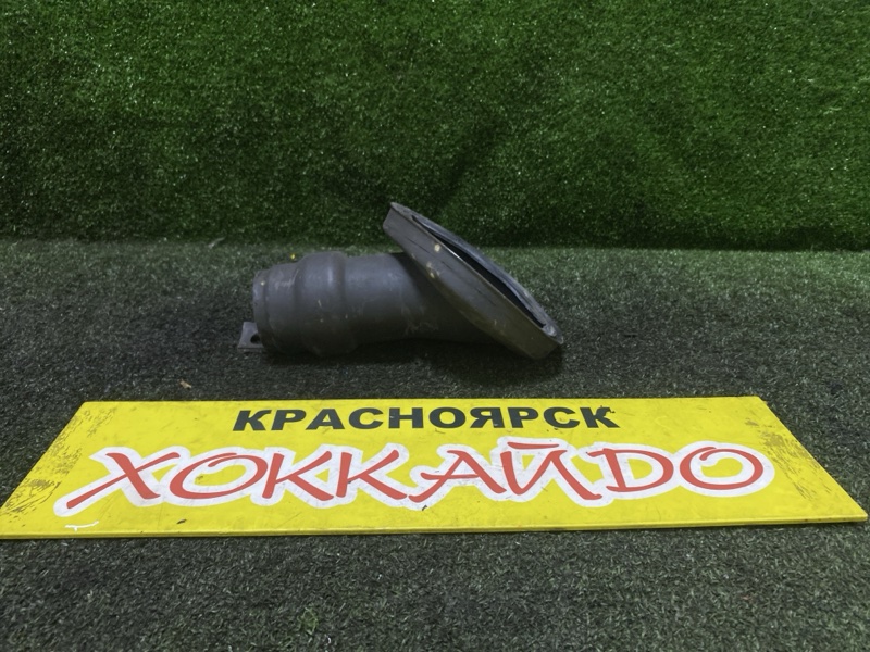 Пыльник рулевой колонки Toyota Corolla NZE120 2NZ-FE 08.2000 (б/у)