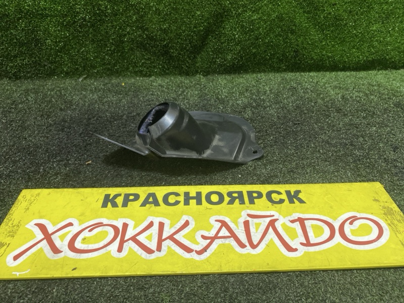 Пыльник рулевой колонки Toyota Corolla Spacio NZE121N 1NZ-FE 05.2001 (б/у)