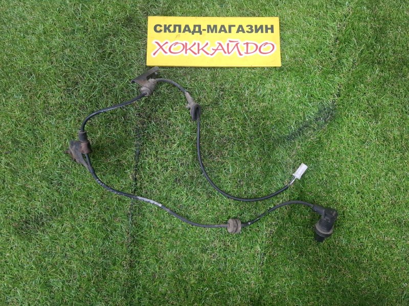 Датчик ABS Toyota Noah ZRR85W 3ZR-FAE 01.2014 задний левый (б/у)