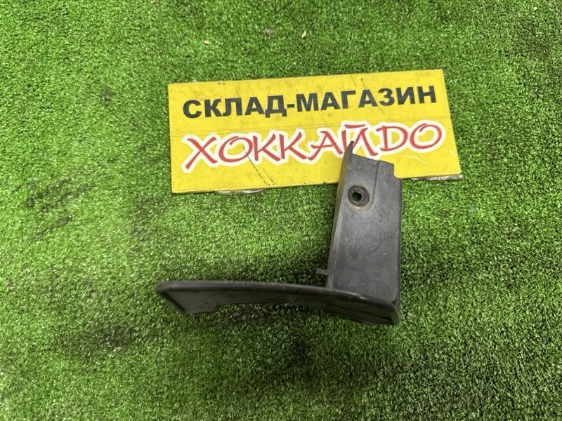Брызговики Toyota Wish ZNE10G 1ZZ-FE 09.2005 задние левые (б/у)
