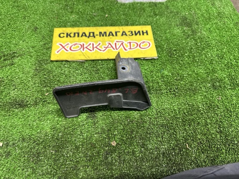 Брызговики Toyota Wish ZNE10G 1ZZ-FE 09.2005 задние левые (б/у)