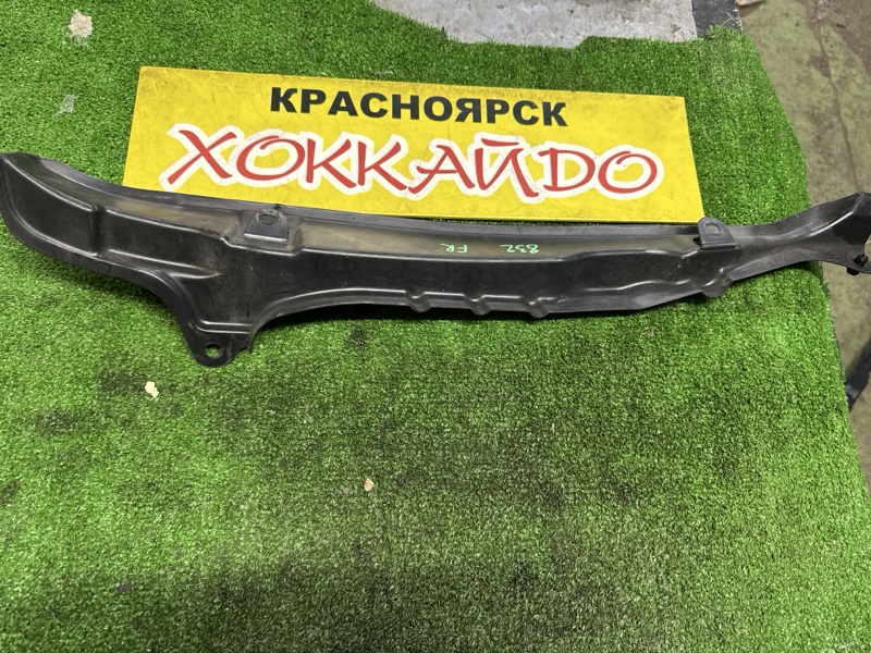 Накладка на крыло Honda Fit GD1 L13A 2003 передняя правая (б/у)